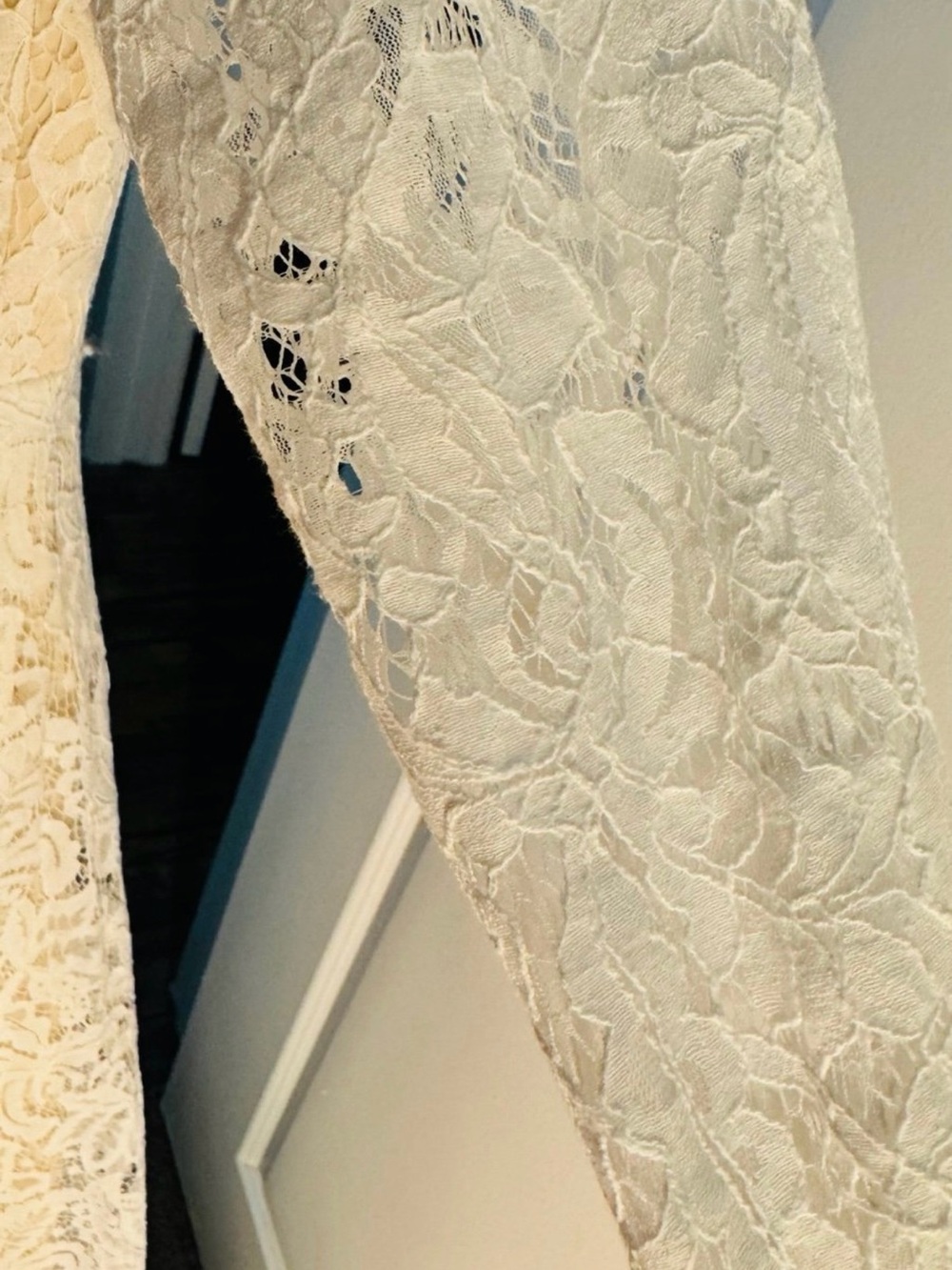 Elegant White Lace Long-Sleeve Bridal Dress - Picture 5 of 12
